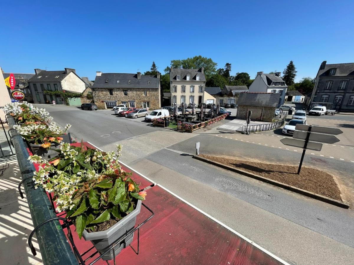 Le Relais De La Place Le Faou Exterior photo