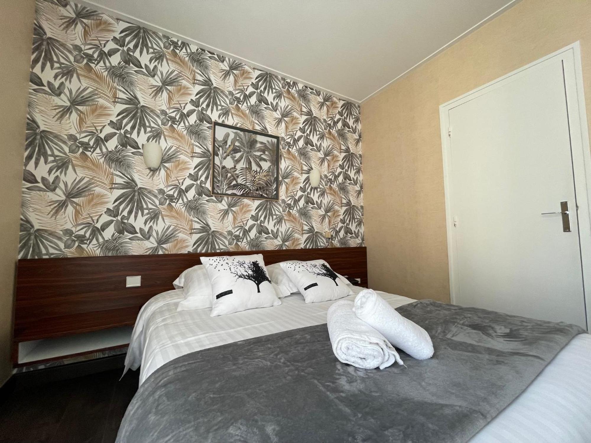 Le Relais De La Place Le Faou Exterior photo